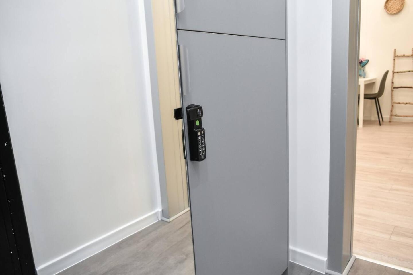 Duplex Condo Prime Location 2Bth 2 Studios ソフィア エクステリア 写真